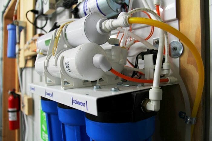 Installing-and-Using-a-Reverse-Osmosis-Water-Purifier-to-Purify-Water Installing and Using a Reverse Osmosis Water Purifier to Purify Water